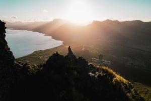 Mauritius: Le Morne Mountain Guided Sunrise Hike and Climb