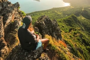 Mauritius: Le Morne Mountain Guided Sunrise Hike and Climb