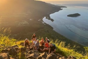 Mauritius: Le Morne Mountain Guided Sunrise Hike and Climb