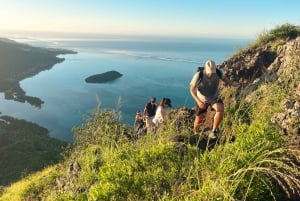 Mauritius: Le Morne Mountain Guided Sunrise Hike and Climb