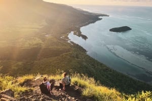Mauritius: Le Morne Mountain Guided Sunrise Hike and Climb