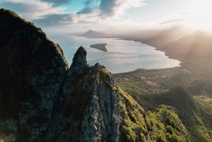 Mauritius: Le Morne Mountain Guided Sunrise Hike and Climb