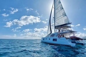 Mauritius: Liveonboard Catamaran Cruise around Mauritius