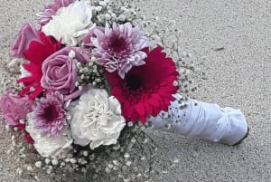 Maurice : Proposition de mariage sur une plage privée avec des roses et des accessoires