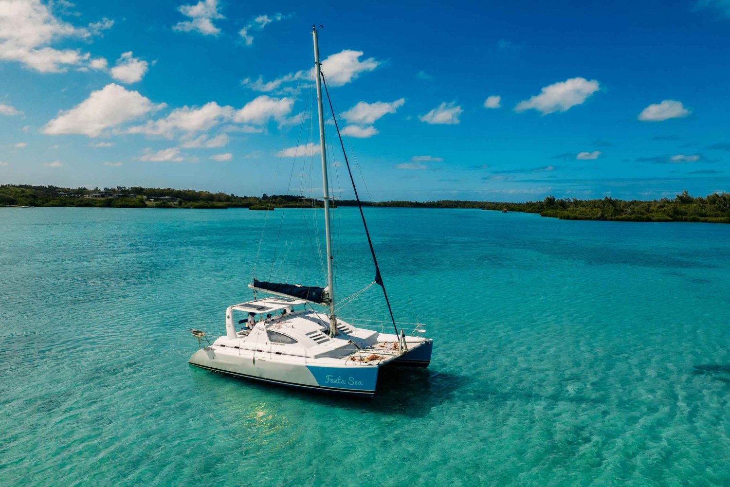 Mauritius: Tour privato in catamarano all'île aux Cerfs