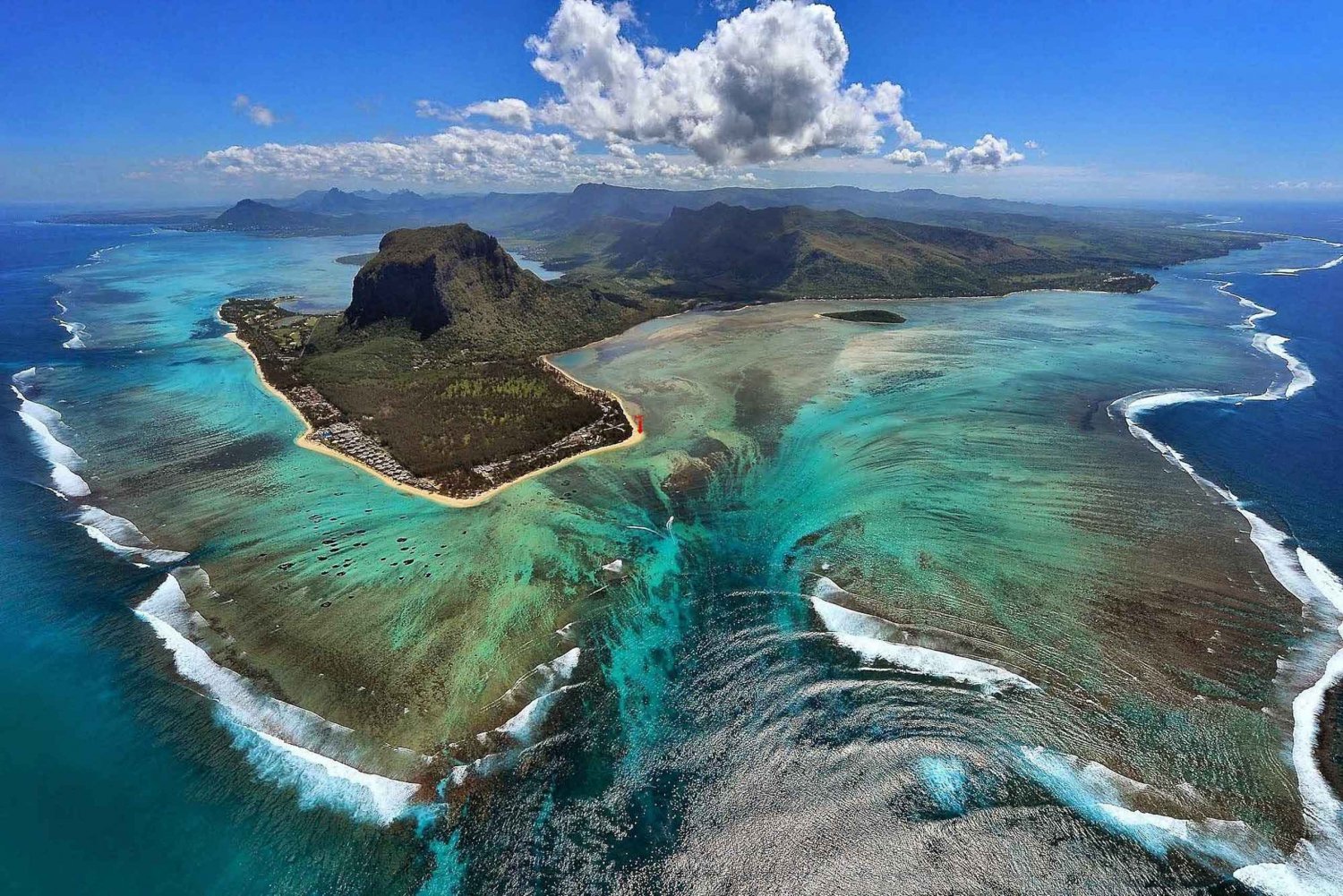 Mauritius: Private Full Day Tour with Entry Tickets & Lunch