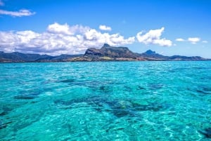 Mauritius: Private Lagoon Cruise with Snorkeling & Lunch