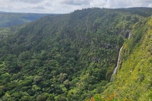 Mauritius: Private Southwest Chamarel Highlights Tour