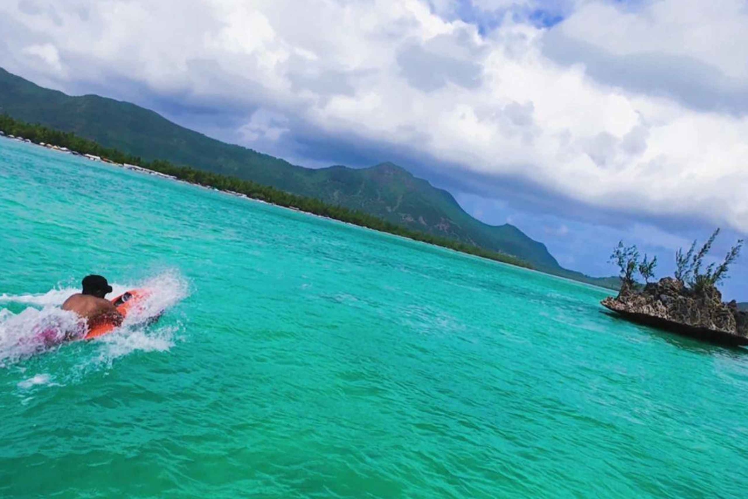 Mauritius: SEABOB exploration in the northern natural aquariums