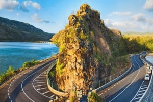 Mauricio: Tour Privado Exclusivo por el Sur con la Playa de Le Morne