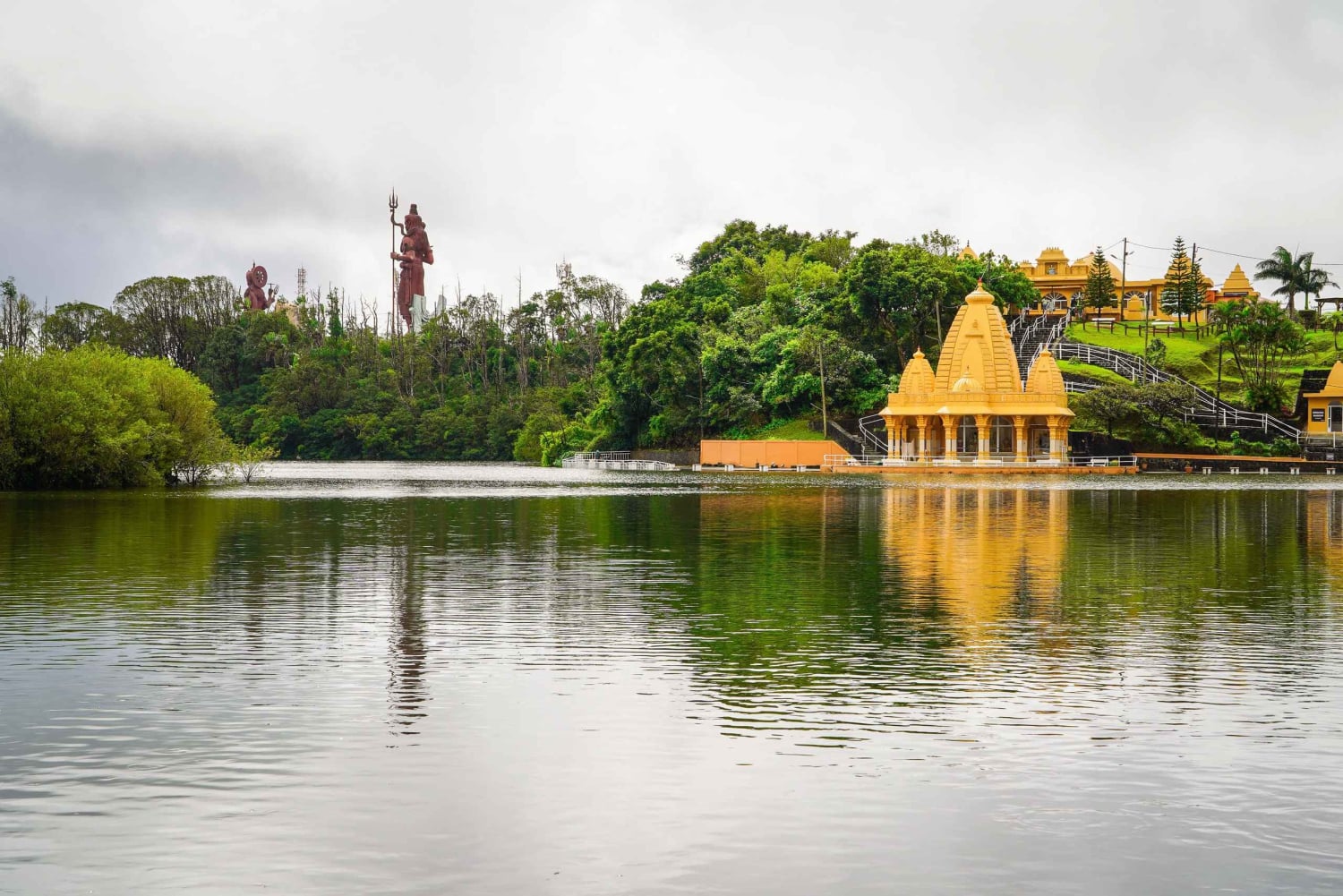 Mauritius: Sunrise Mountain Hike with Southwest Road-trip