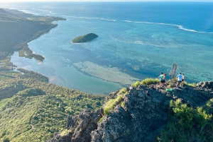 Mauritius: Sunrise Mountain Hike with Southwest Road-trip