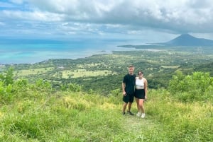 Mauritius: Sunrise Mountain Hike with Southwest Road-trip