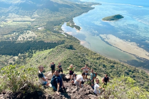 Mauritius: Sunrise Mountain Hike with Southwest Road-trip