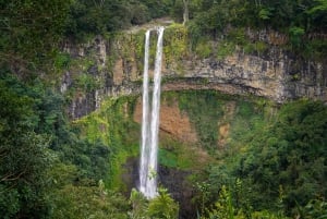 Mauritius: Sunrise Mountain Hike with Southwest Road-trip
