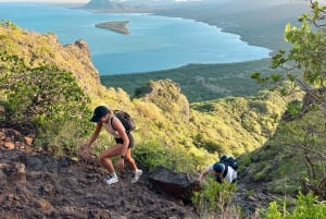Mauritius: Sunrise Mountain Hike with Southwest Road-trip