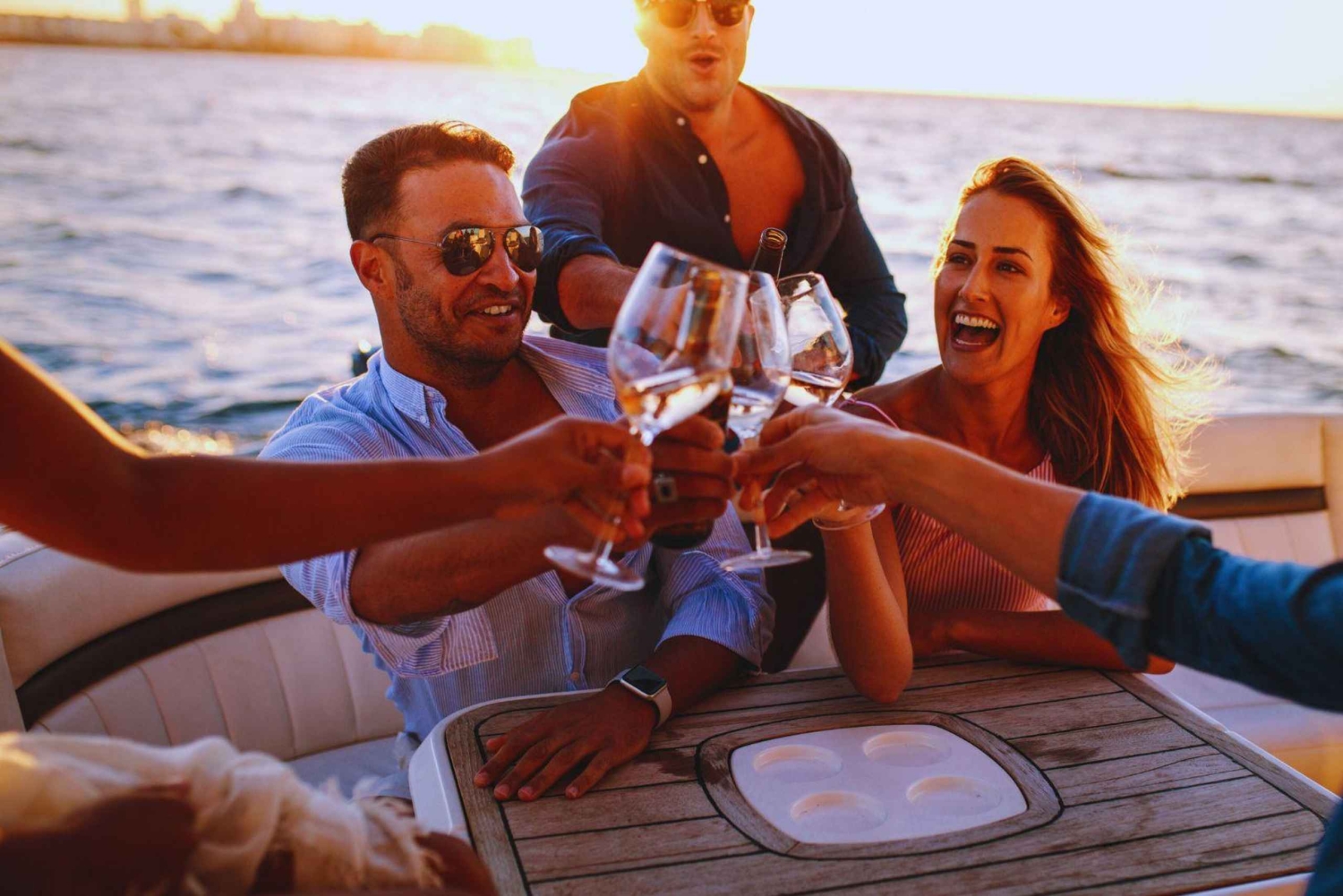 Mauritius: Yacht Exclusive Dolphin & Snorkeling Experience