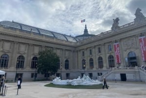 Paris: World's Fair Monuments Guided Walking Tour