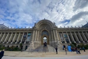 Paris: World's Fair Monuments Guided Walking Tour