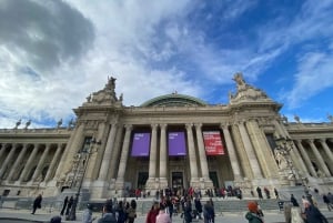 Paris: World's Fair Monuments Guided Walking Tour