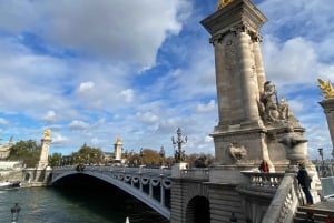 Paris: World's Fair Monuments Guided Walking Tour