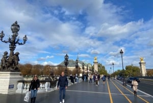Paris: World's Fair Monuments Guided Walking Tour