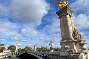 Paris: World's Fair Monuments Guided Walking Tour