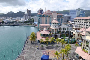 Port Louis: Private Guided Tour and Street Food Tasting