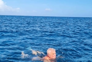 Private DolphinSnorkeling. Mask, tubas & Fins provided Free.