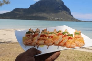 Privat båt till Île aux Bénitiers Snorkling med delfiner & hummer