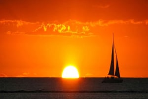 Romantica crociera privata in catamarano al tramonto