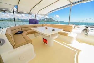 Southeast of Mauritius: Catamaran Cruise w/ BBQ Lunch