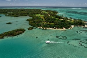 SouthEast Lagoon Discovery Shared Catamaran Tour & Snorkling