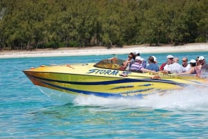 Speed boat to Ile aux Cerfs: Full day incl Lunch & Transfer