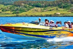 Speedboot naar Ile Aux Cerfs met 2 watersportactiviteiten