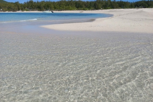 Grand Baie: prywatna wycieczka łodzią na trzy wyspy i grill na plaży