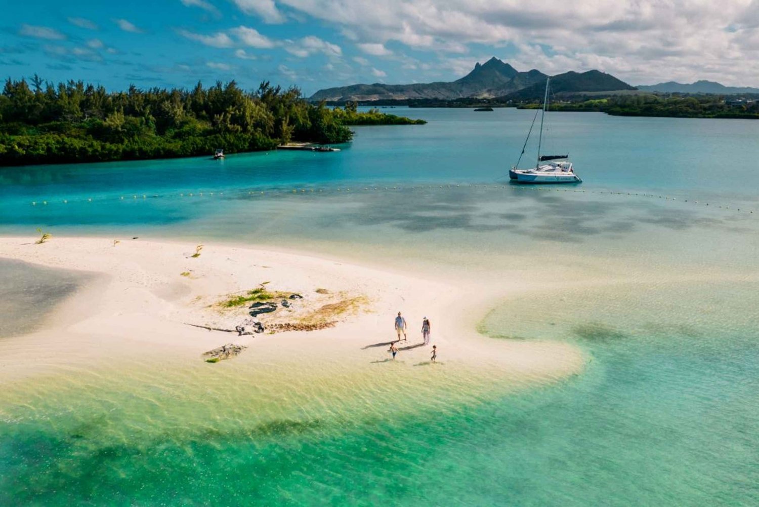 Trou d'Eau Douce: Ile Aux Cerfs Catamaran Cruise with Lunch