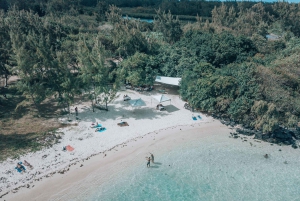 Trou d'Eau Douce: Speedboat Tour to Ile aux Cerfs with Lunch