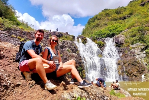 Vacoas-Phoenix: Private Hiking Tour to Tamarind Falls