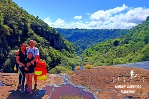 Vacoas-Phoenix: Private Hiking Tour to Tamarind Falls