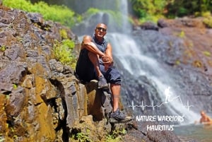 Vacoas-Phoenix: Private Hiking Tour to Tamarind Falls