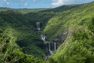 Vulcão, lago, floresta, plantação de chá e almoço de 3 pratos