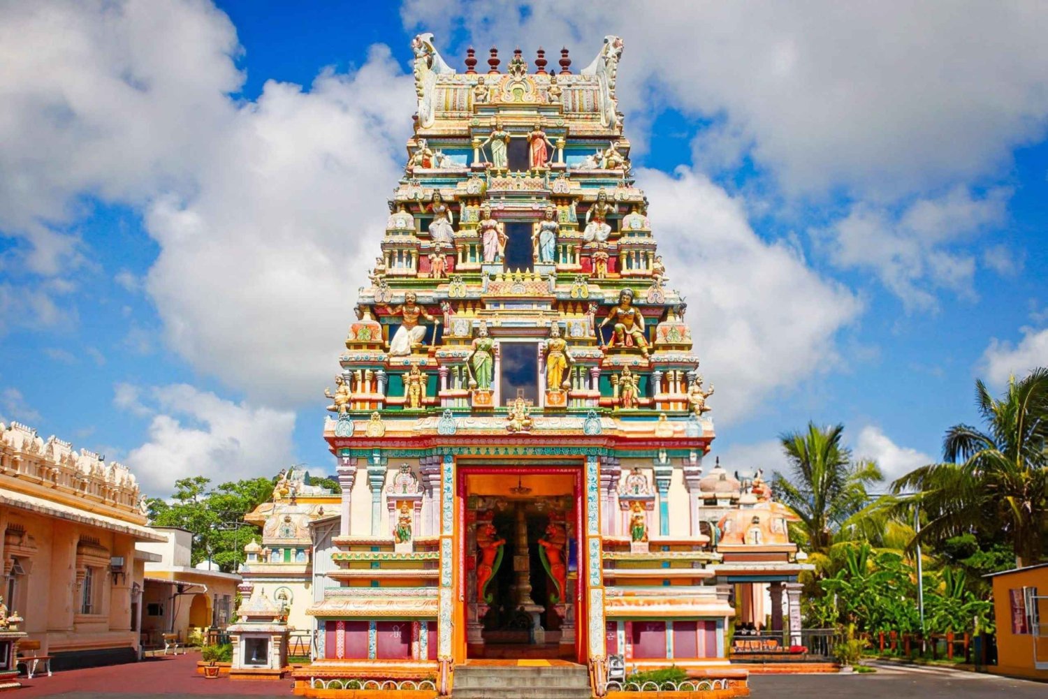 Walk and Explore Port Louis City: Guided Tour by Foot