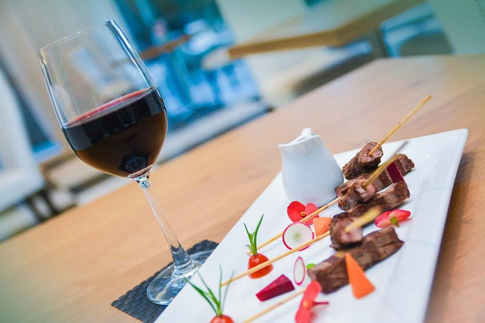 Happy Hour 50% OFF | Time to Cheers