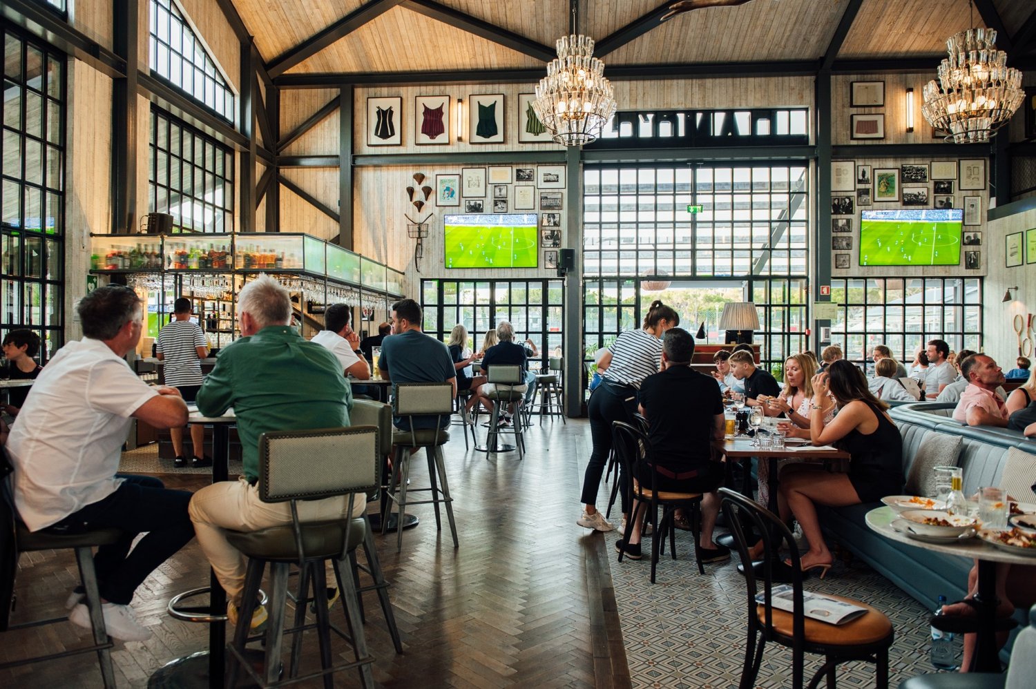 Watch the game at Dano's, Quinta do Lago
