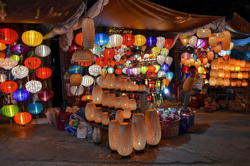  Two more central specialties, particularly in Hoi An, are lanterns and tailor-made clothes