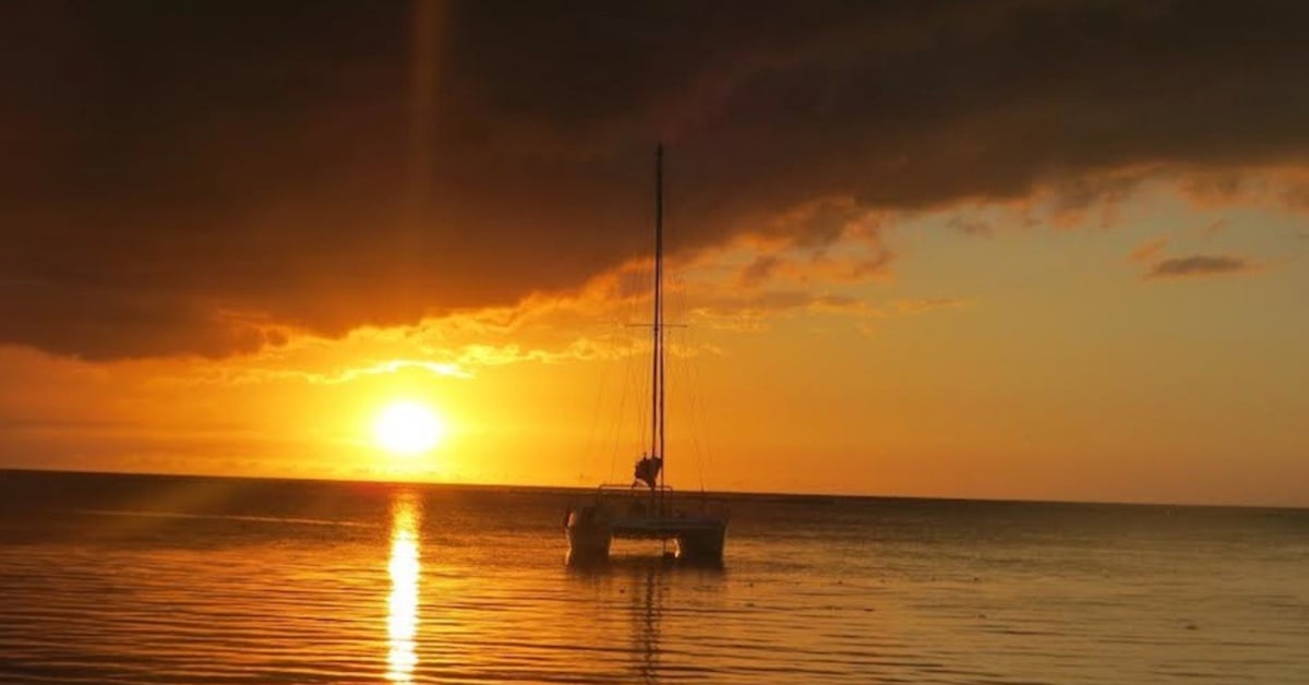 Sunset Catamran Cruise Mauritius at Ile aux Aigrettes