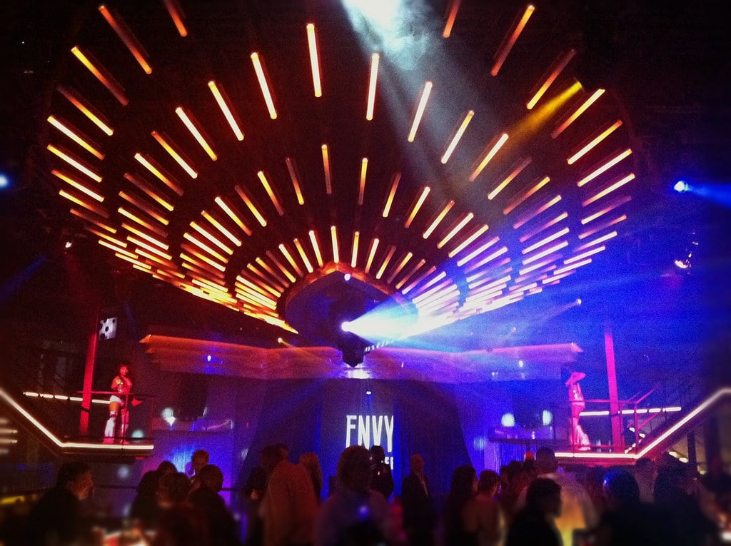 THE ULTIMATE GUIDE TO BARS AND NIGHTCLUBS IN MIAMI