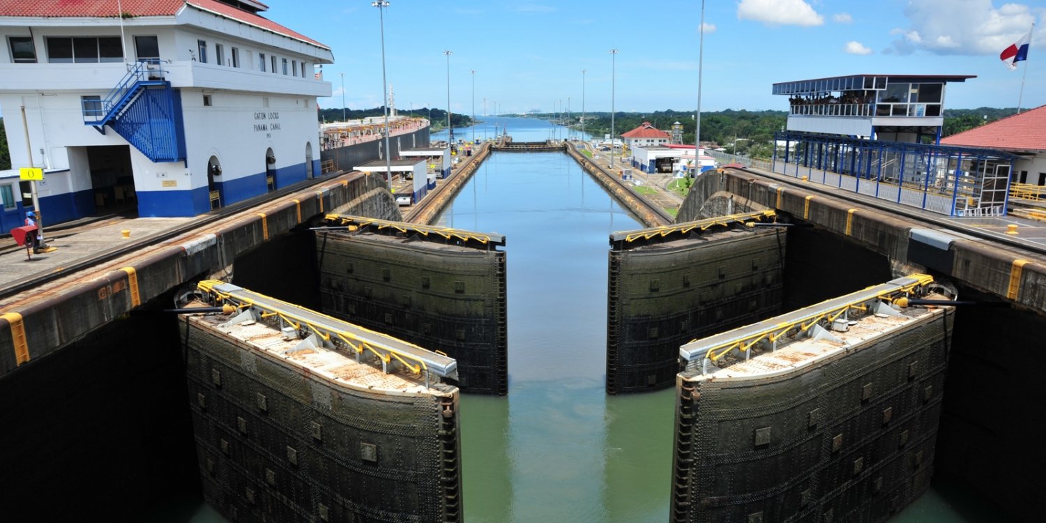 History of Panama Canal in 3D