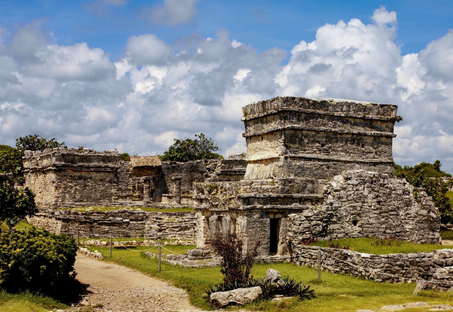 5 ruins that you cannot miss in the Riviera Maya